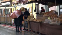 D!CI TV : Hautes-Alpes : Ambiance très humide sur les marchés dominicaux