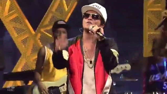 Bruno Mars performing '24K Magic' on Saturday Night Live!