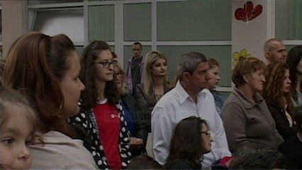 Klosi përuron Qendrën Komunitare në Durrës - Top Channel Albania - News - Lajme