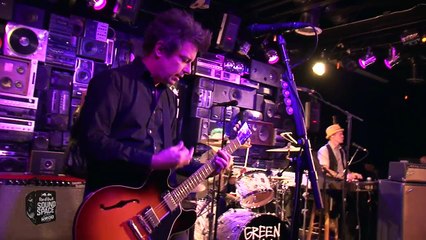 Green day - Holiday - live at KROQ 2016