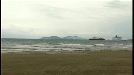 Zjarr në Sazan, e pamundur ndërhyrja e zjarrfikësve - Top Channel Albania - News - Lajme