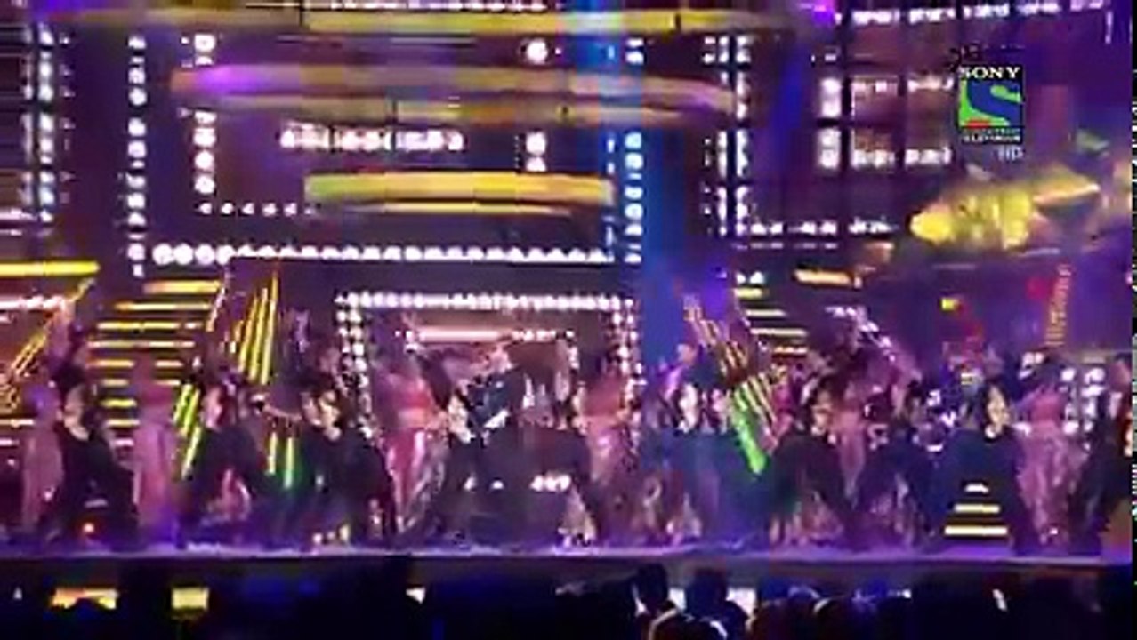 Mikha Pag performance