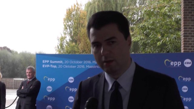 Ora News – Samiti i PPE diskuton drogën e Shqipërisë, Basha kërkon masa dramatike