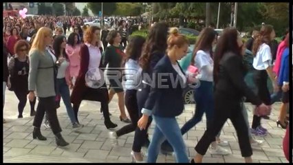 Ora News – Fier, marshim sensibilizues kundër kancerit të gjirit