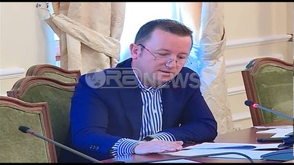 Ora News - Kodi Civil, shumica e pakica kundër propozimeve të Manjanit