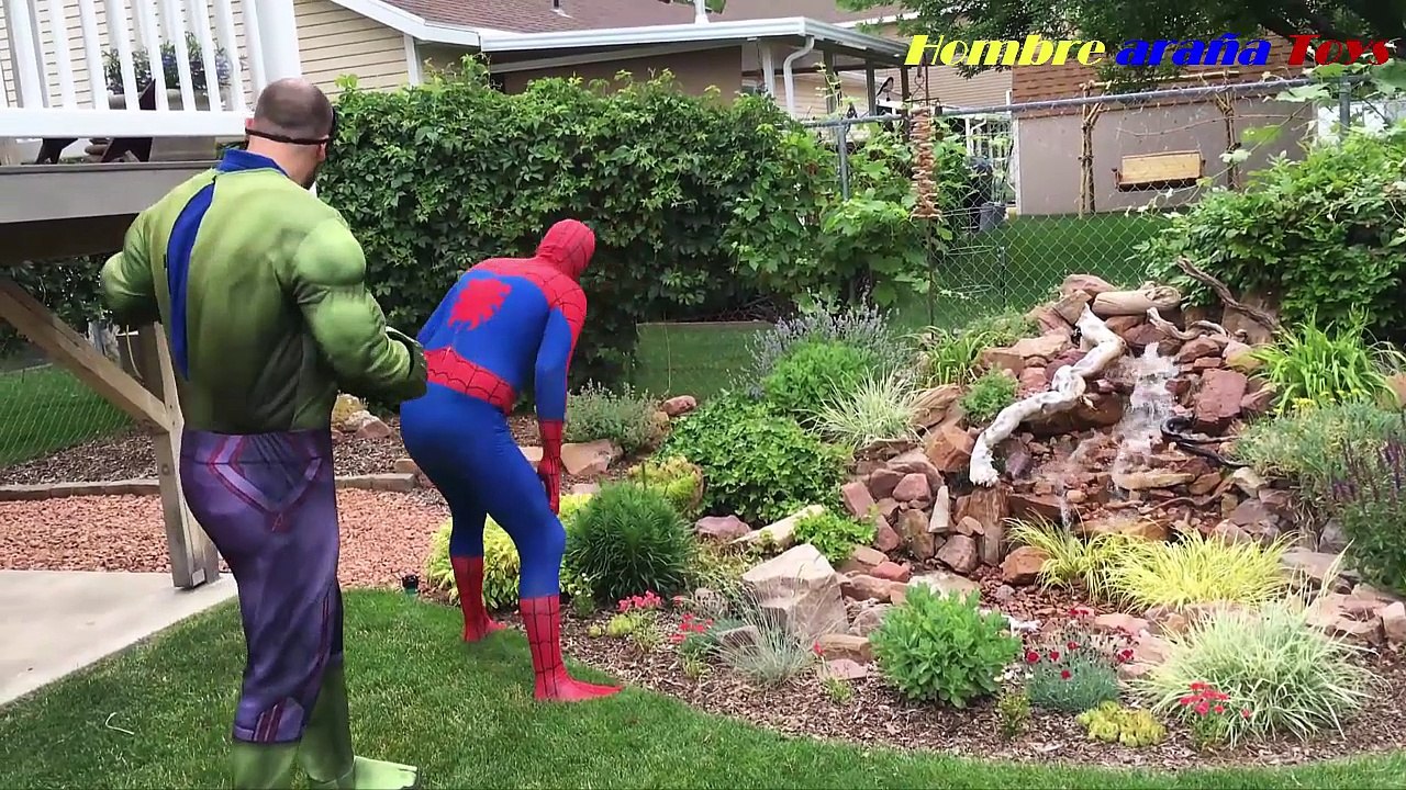 Ariel sirena gemelas Hulk bebés + Elsa Spiderman Break Up Compilación Superhero Movie en la vida real