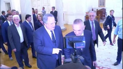 Ora News - Çështja çame, Kotzias “kërcënon”: Greqia më e fortë në të gjitha drejtimet