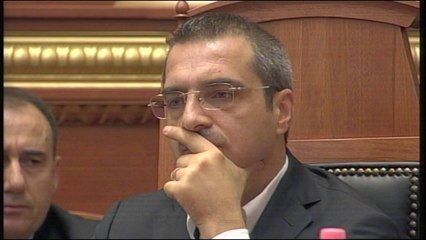 Ora News – PS i kërkon: Kthe mandatin “qyl”. Blushi sfidon “kastën e përçmueshme”