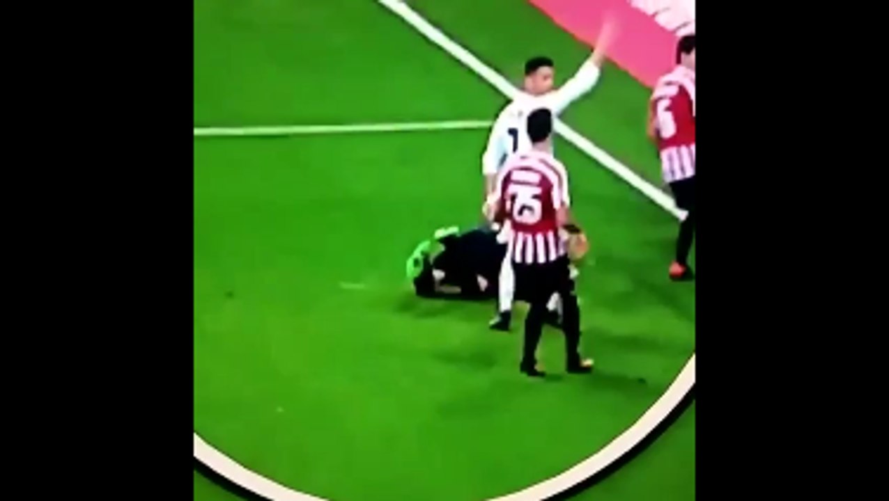 Cristiano Ronaldo Comically Signals For Offside After Morata Scores The Winner vs Athletic!