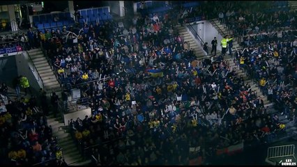 Un caméraman qui drague une femme