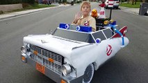 Un cosplay GHOSTBUSTERS pour un petit garçon handicapé