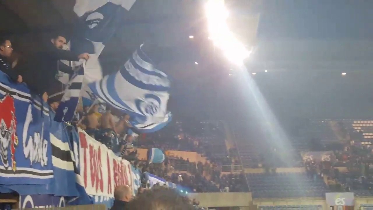 Communion avec les joueurs suite à la victoire!