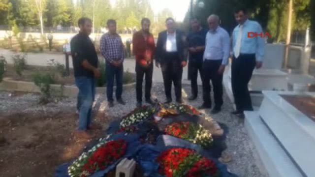 Kahramanmaraş Şehit Ailesi, Başka Şehit Aileleriyle Acılarını Paylaşıyor