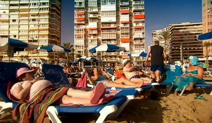 Benidorm - S01 - E06 - The Beach