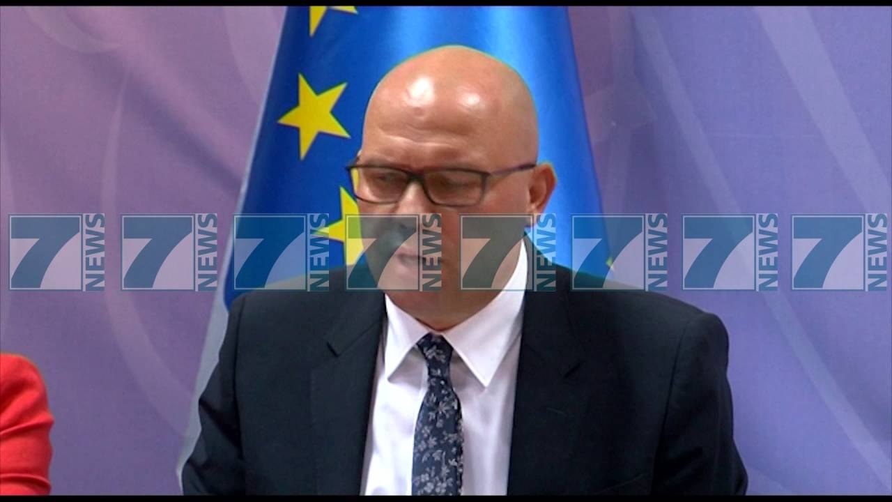 MINISTRAT REPLIKOJNE PER DROGEN, MANJANI IRONI ME KODHELIN E TAHIRIN - News, Lajme - Kanali 7