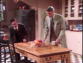 Benson S01e16 - Bugging The Governor