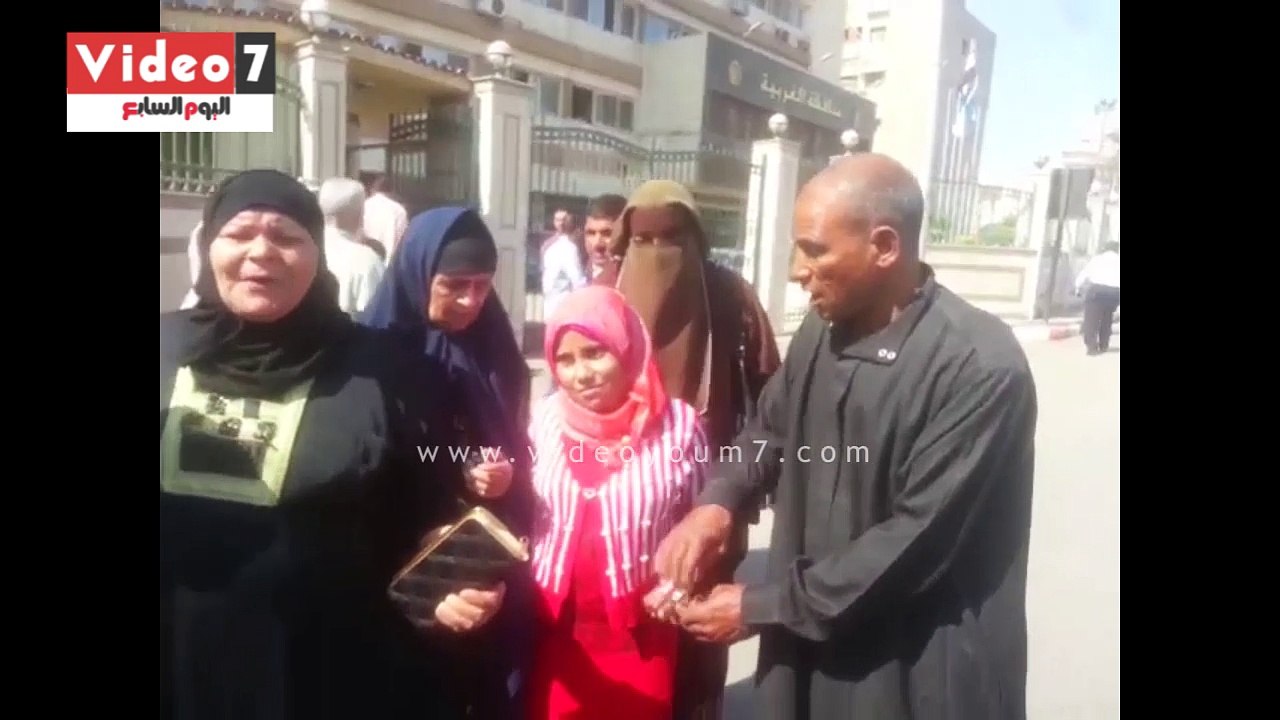 بالفيديو...تجمهر أهالى مرضى الغسيل الكلوى بالغربية أمام المحافظة لنفاد الفلاتر