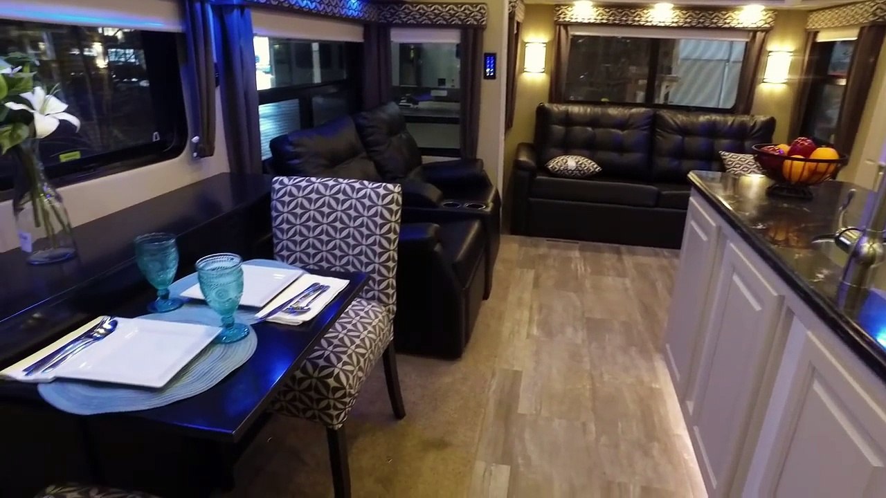 Jetez un oeil à ce camping-car grand luxe complètement fou