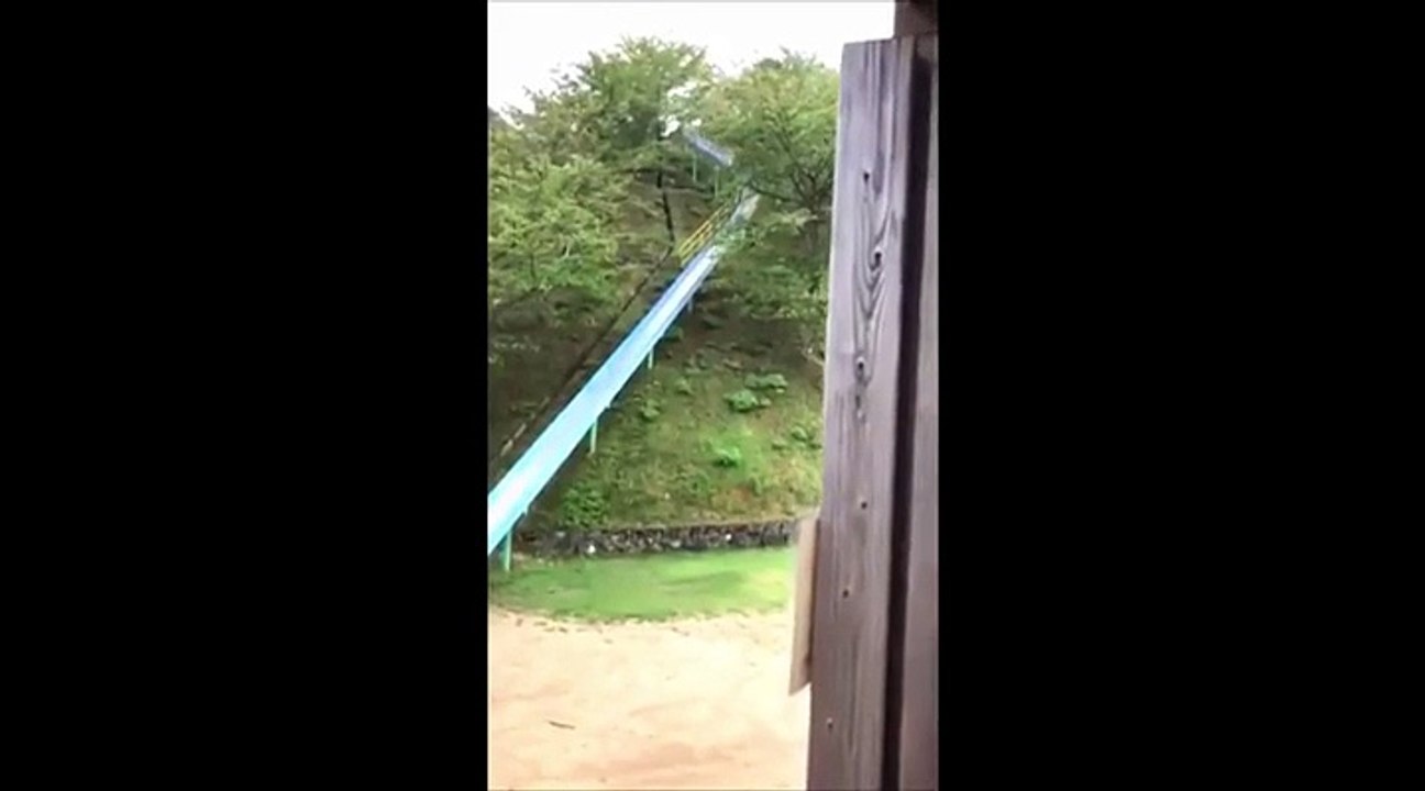 Le plus dangereux toboggan japonais du monde !