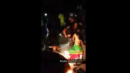 Booba hué par la foule à la cité Atepa ..-Todjo féne...- !