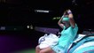 Svetlana Kuznetsova se coupe les cheveux en plein match !