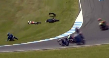 Moto GP 3 Yarışında Yürekleri Ağızlara Getiren Bir Kaza Yaşandı