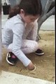 Girl rescues ducklings
