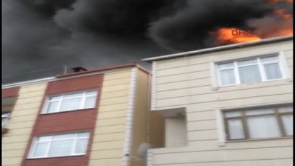 Kağıthane'de Çıkan Yangın Mahalleyi Sokağa Döktü