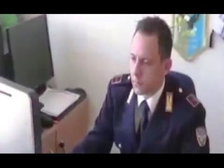 Catania - Minaccia di pubblicare foto intime su Fb, scovato dalla Polizia (20.10.16)