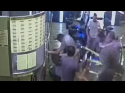 Roma - Addetto sicurezza pestato in sala slot, 5 arresti (15.10.16)