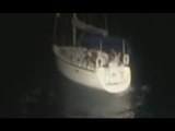 Corsano (LE) - 19 migranti sbarcano a Capo di Leuca (11.10.16)
