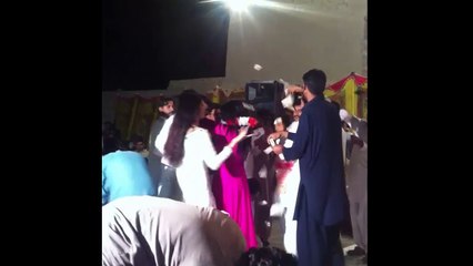 Wedding mujra dance| Paison ki barish|