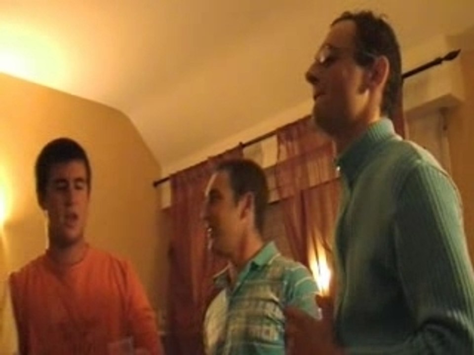 Tout le monde chante en choeur