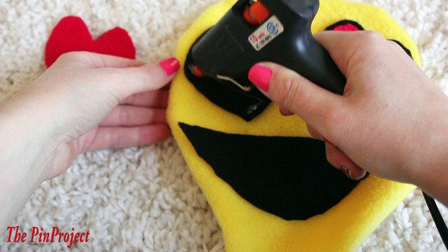DIY room decor: Cute emoji pillows
