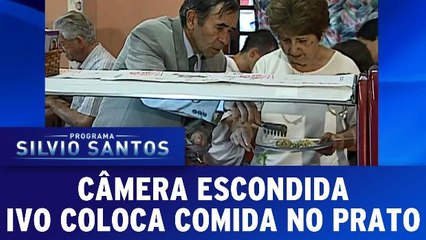 Câmera Escondida (23.10.16) - Ivo coloca comida no prato