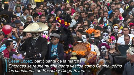Catrinas toman las calles de México anticipando Día de Muertos