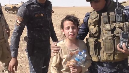 طفلة عراقية تعبر عن فرحتها بتحرير أهلها من داعش