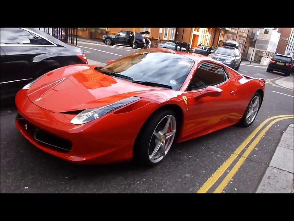 Bugatti Veyron vs. Ferrari 458 Spider cruising in London! Amazing Supercars