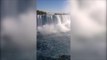 Vue panoramique des Chutes du Niagara : à couper le souffle!
