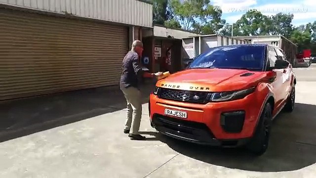 WOW WOW WOW! A live demo of a color changing Evoque/car