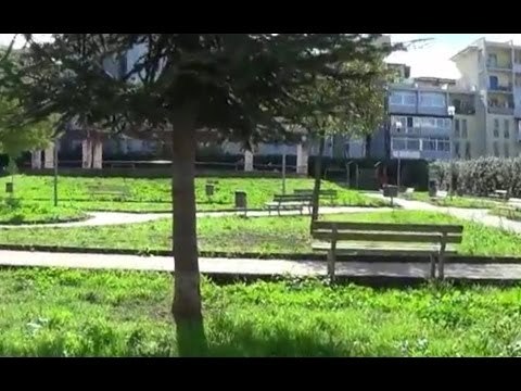 Aversa (CE) - Parco Balsamo ripulito, il sindaco mantiene l'impegno (24.10.16)