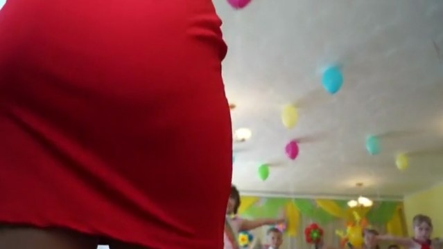 Papa est venu filmer le spectacle, mais l'objectif va dériver