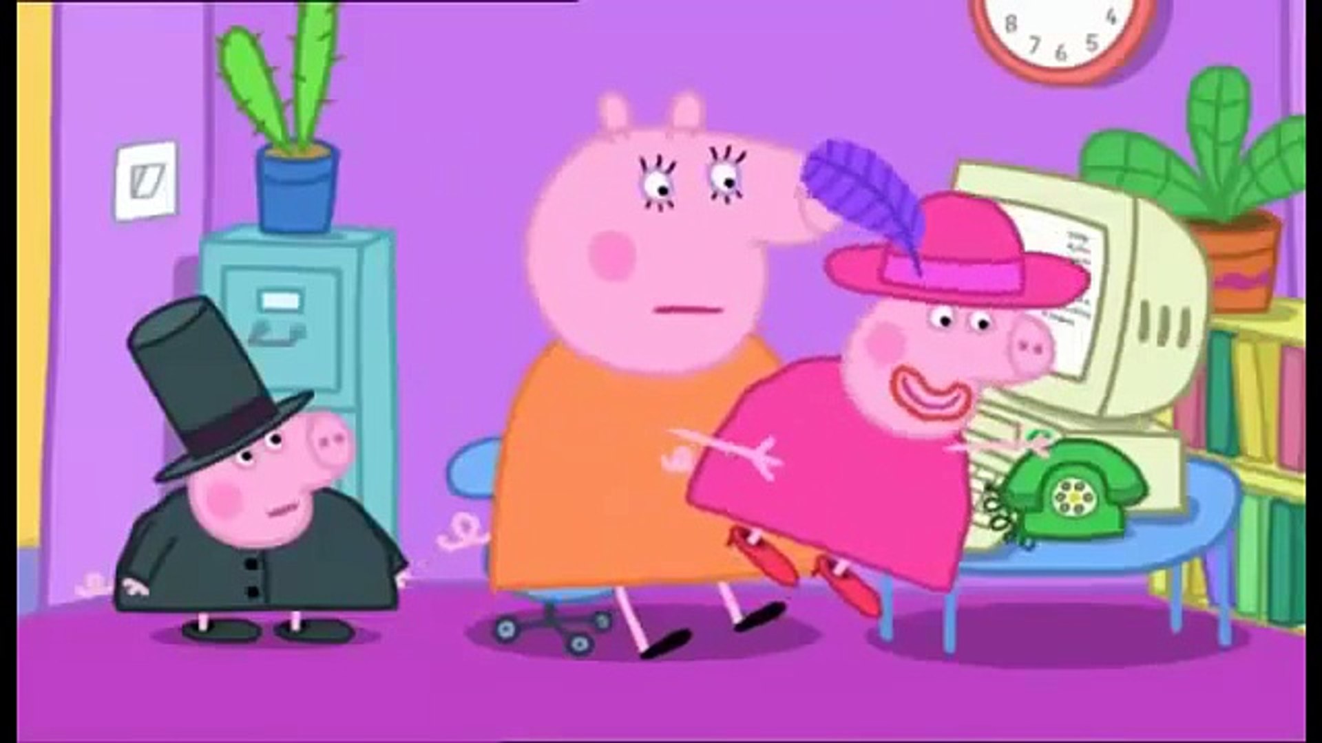 Dress up top as peppa pig