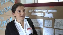 Izmir Okulun Maskotu 'Kocakafa' Öğrencilere Hayvan Sevgisini Aşılıyor