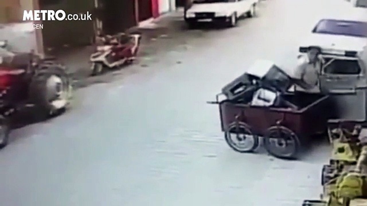 E pranon gjatë transmetimit live, se e kishte përdhunuar dhe vrarë katërvjeçaren (Video)