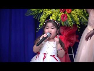 SaoTVnew - Nhớ ba ngoài đảo xa - Gia Bảo hát tại Trường Nguyễn Huệ