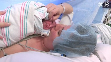 Un bebé nace dos veces