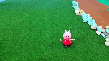 Peppa Pig - Peppa no se aguanta y se hace Caca - Juguetes de Peppa Pig en Español