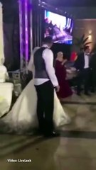 Voici pourquoi il ne faut jamais essayer de nager avec une robe de mariée