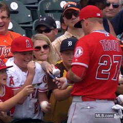 Getting your hero's autograph is still a big damn deal